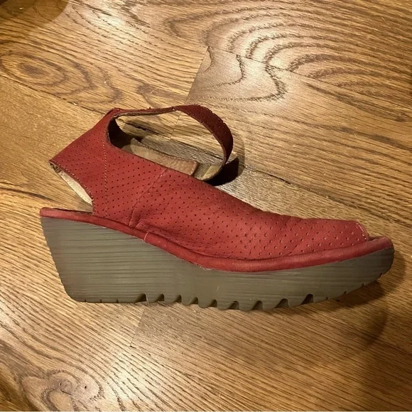 FLY London Red Yala Perforated Peep toe Wedge Shoes - 38 Velcro - Picture 3 of 11